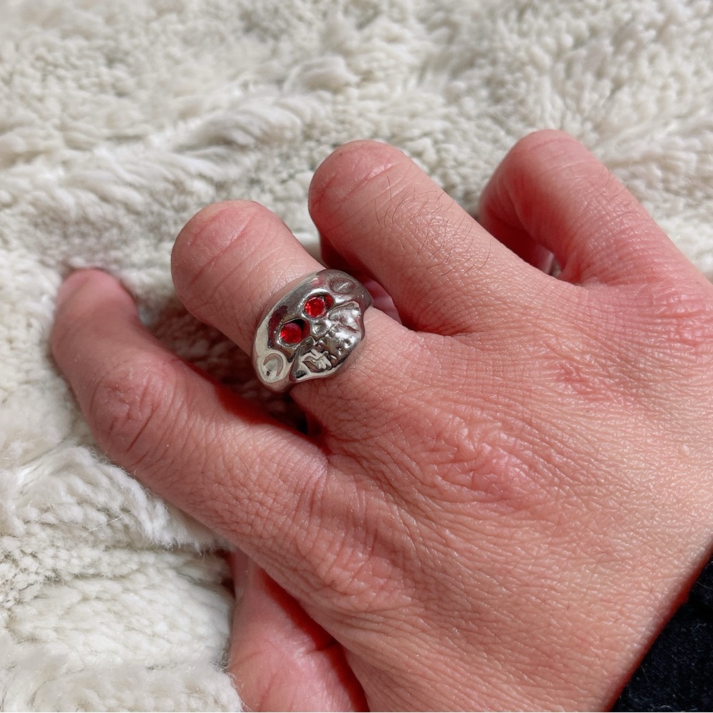 *RARE* Universal Studios Hollywood Terminator 2 Skull Ring 💀♥️🔲 - Picture 3 of 4